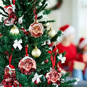 Print your photo on a Christmas tree decoration online with RapidStudio