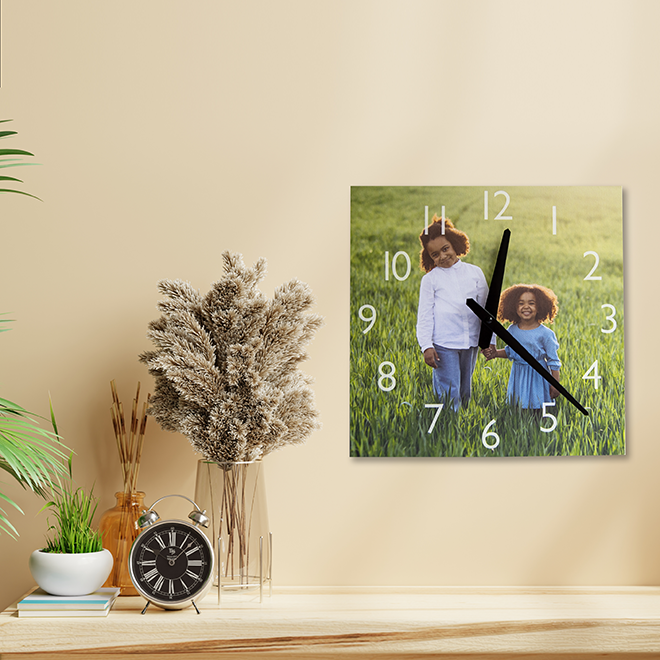 Put your photo on a personalised canvas clock online with RapidStudio